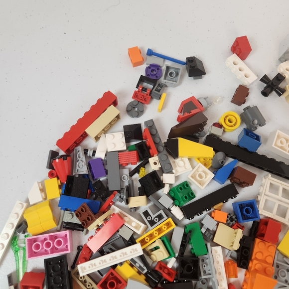 Lego Lot Of Loose Pieces Parts Blocks Minifig Minifigures Shark - Picture 10 of 10